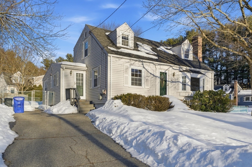 16 Sunnyfield Road Bedford, MA 01730 - Photo 2 of 33 Gallery Image 2