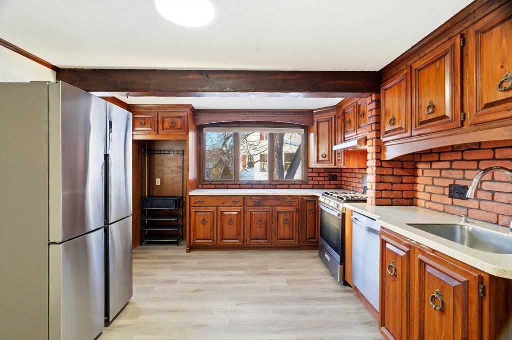 16 Sunnyfield Road Bedford, MA 01730 - Photo 9 of 33 Gallery Image 9
