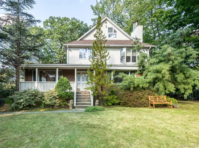 $1,399,000 | 100 Station Road, Great Neck, NY 11023