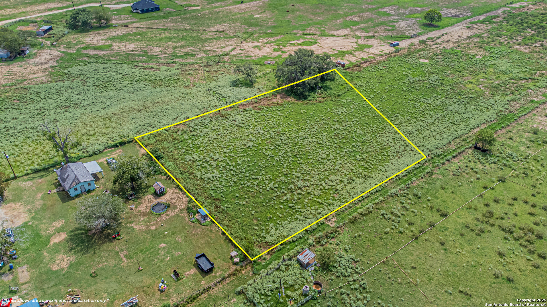 146 County Road 166 Elmendorf, TX 78112 - Photo 7 of 14 a view of a tennis court