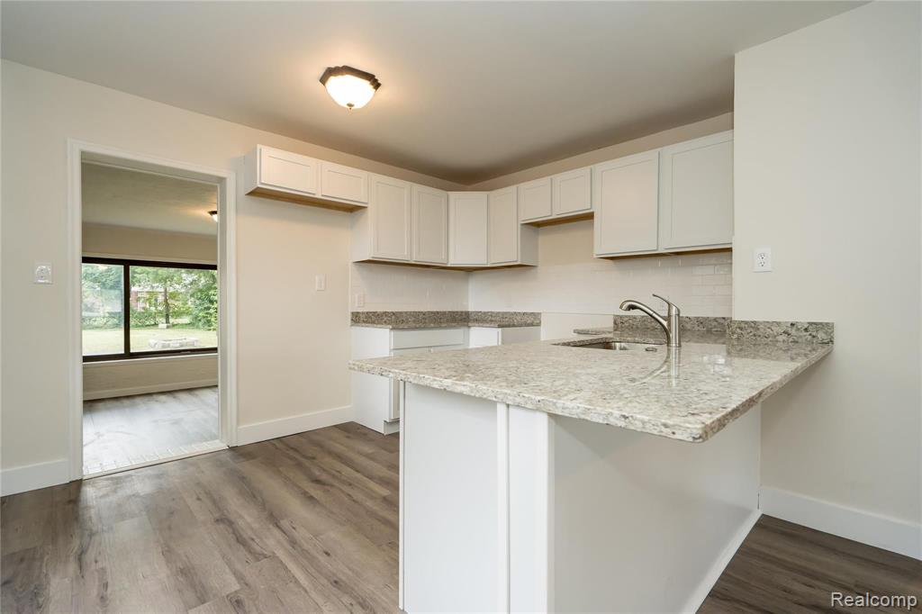 680 East Auburn Road Rochester Hills, MI 48307 - Photo 5 of 50