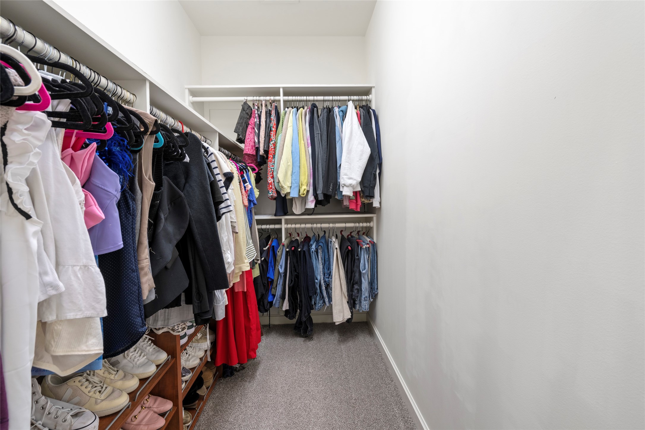 914 Main Street, Unit 1008 Houston, TX 77002 - Photo 19 of 26 Generous walk-in closet with plenty of organized storage capacity.