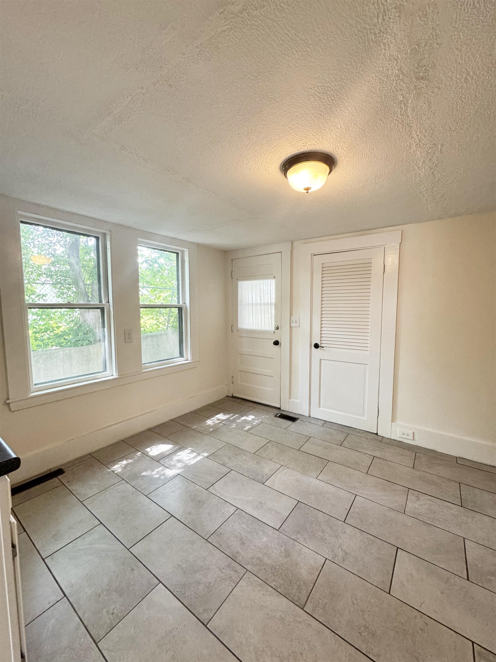 48 New York Street Dover, NH 03820 - Photo 4 of 14