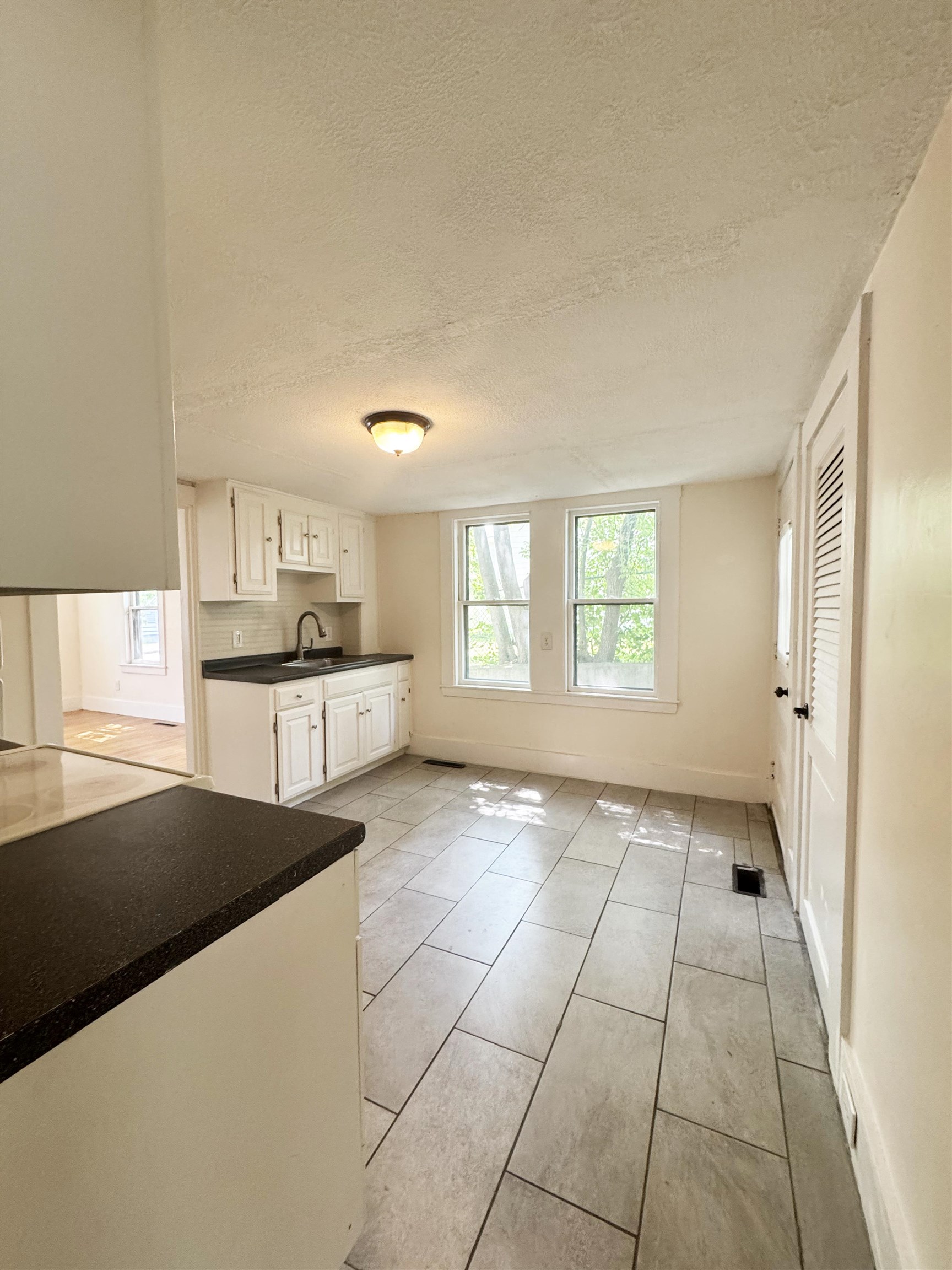 48 New York Street Dover, NH 03820 - Photo 6 of 14