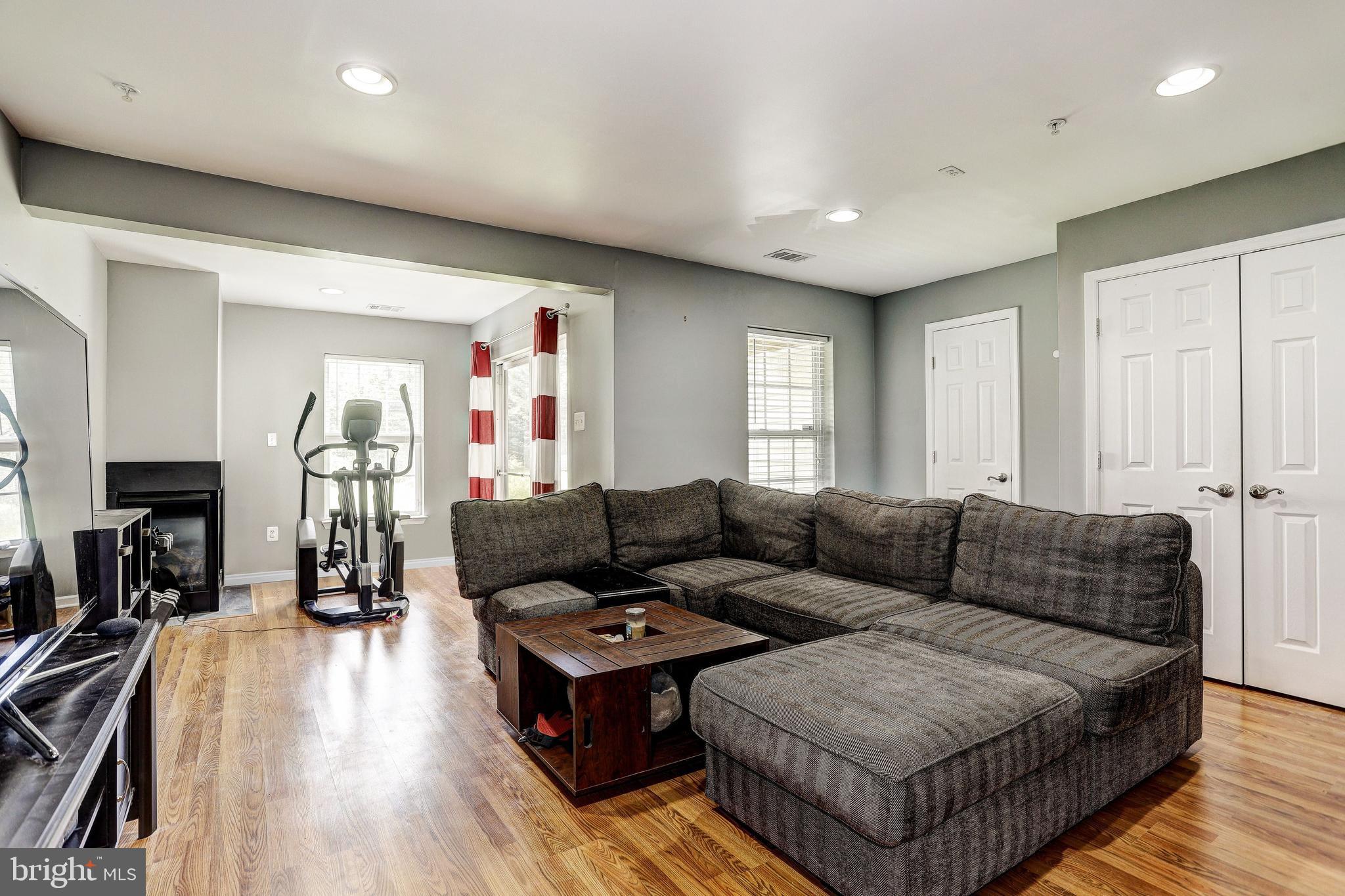 65 Two Rivers Drive Edgewater, MD 21037 - Photo 19 of 30 Family Room