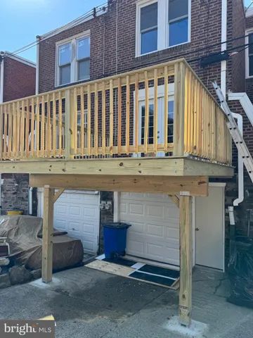 a view of a building with entryway