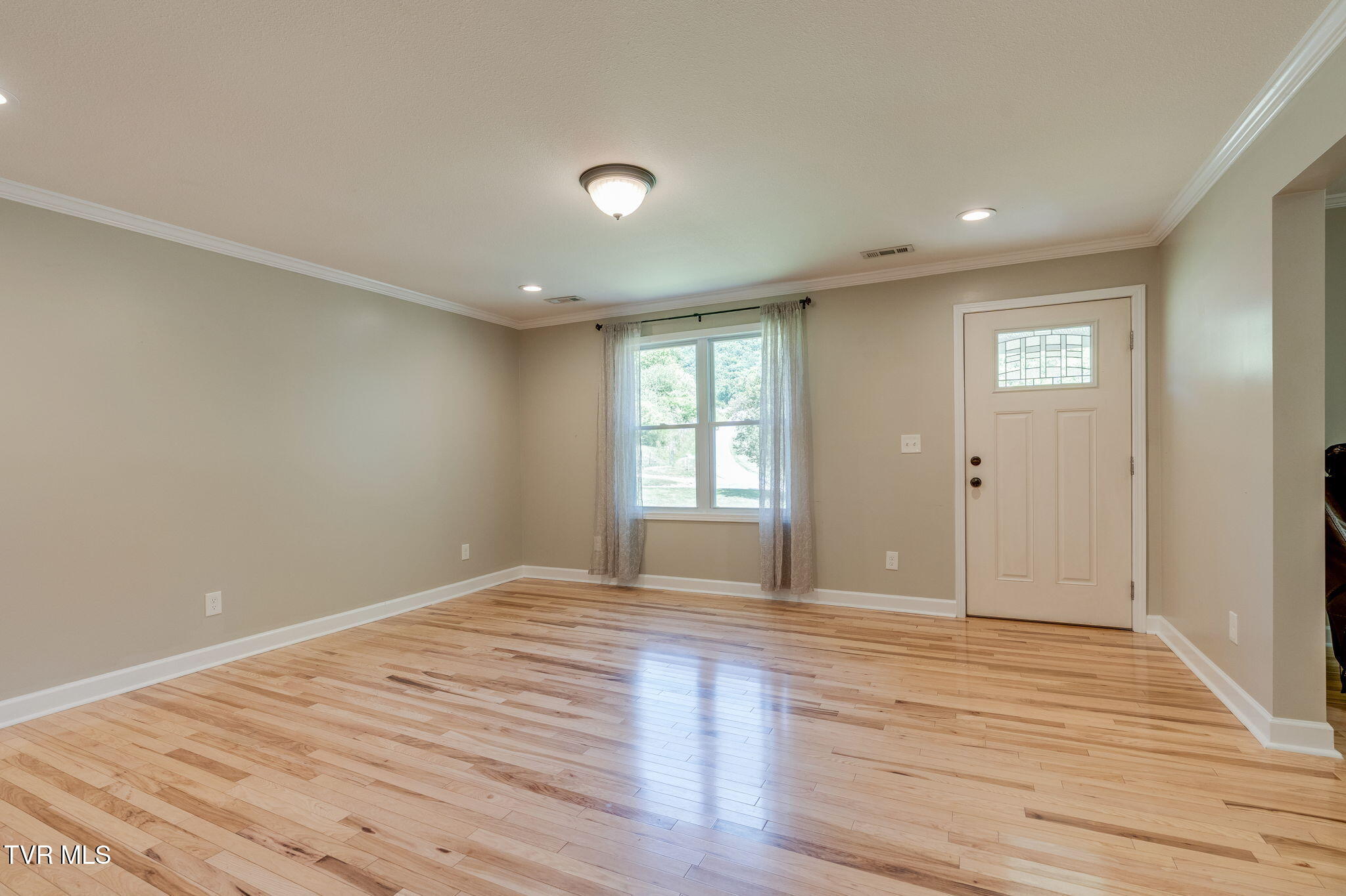 243 Judge Ben Allen Road Elizabethton, TN 37643 - Photo 13 of 58 005