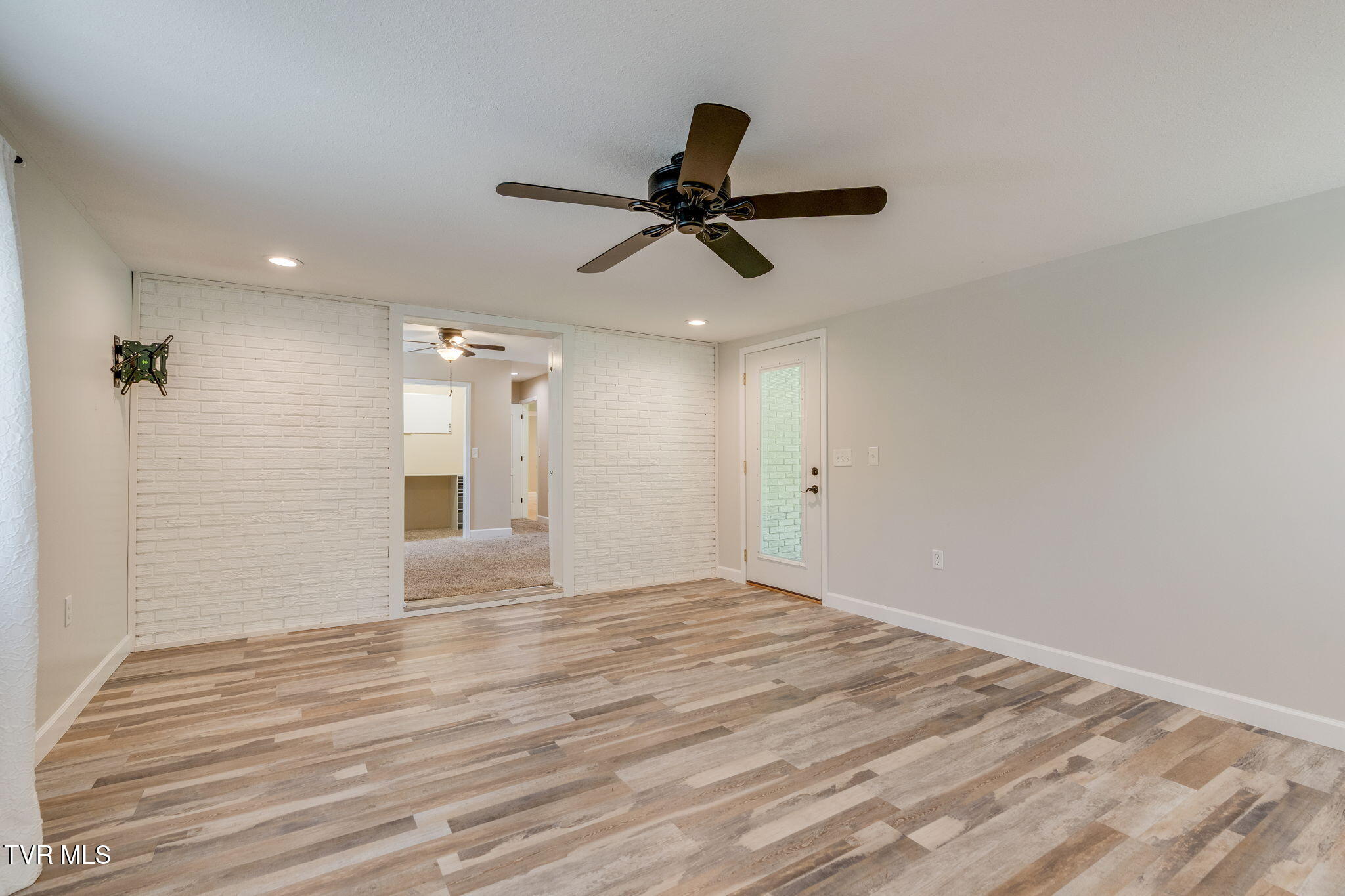 243 Judge Ben Allen Road Elizabethton, TN 37643 - Photo 22 of 58 019