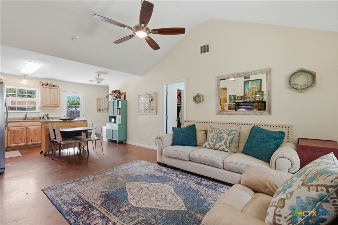 554 West Austin Street Luling, TX 78648 - Photo 9 of 47