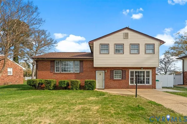 $310,000 | 908 Yorkshire Road, Colonial Heights, VA 23834