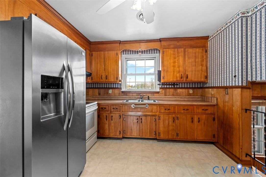 908 Yorkshire Road Colonial Heights, VA 23834 - Photo 15 of 36