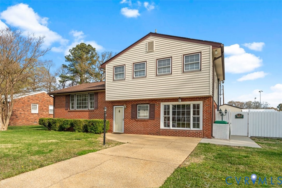 908 Yorkshire Road Colonial Heights, VA 23834 - Photo 3 of 36