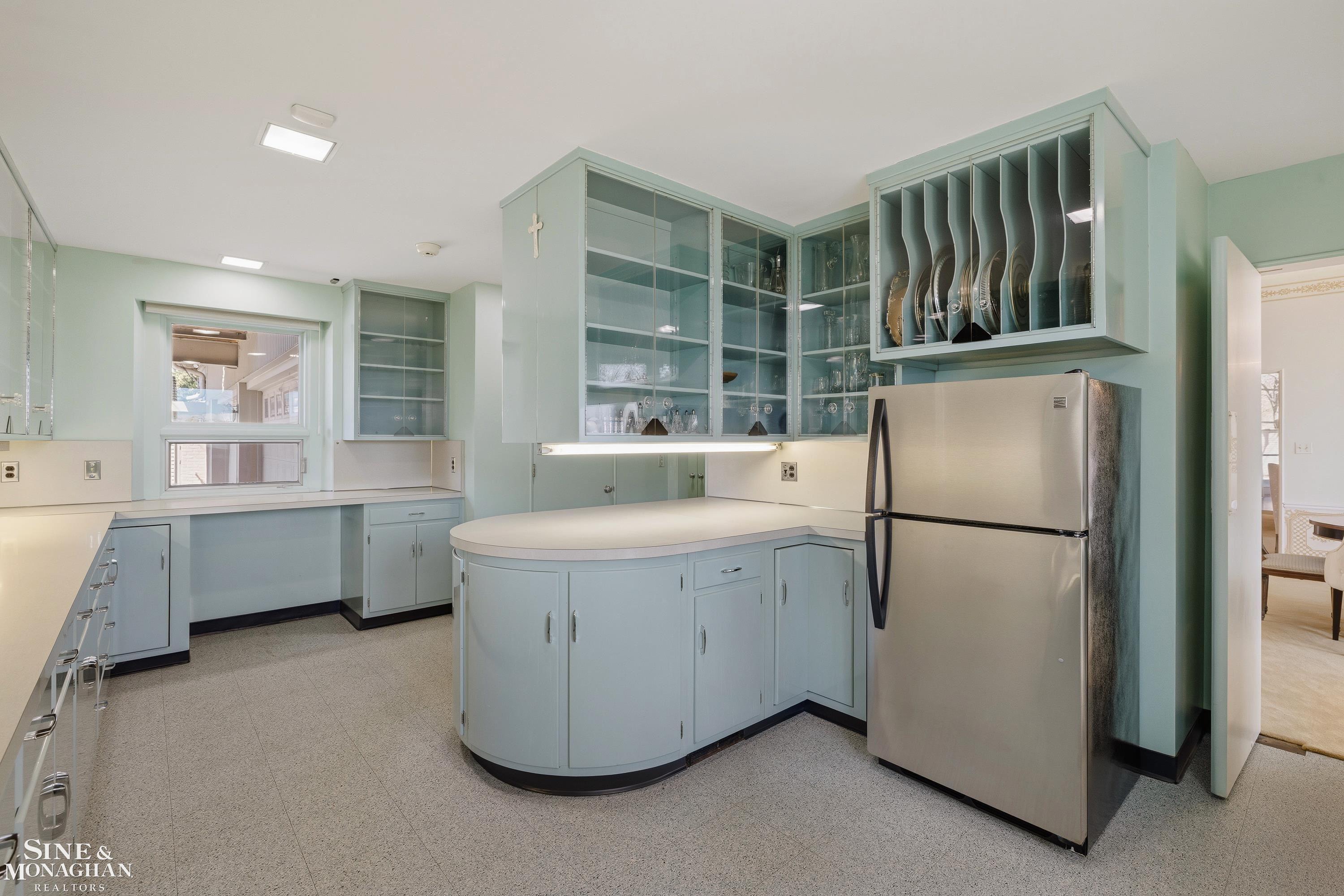 515 Lake Shore Road Grosse Pointe Shores, MI 48236 - Photo 33 of 97