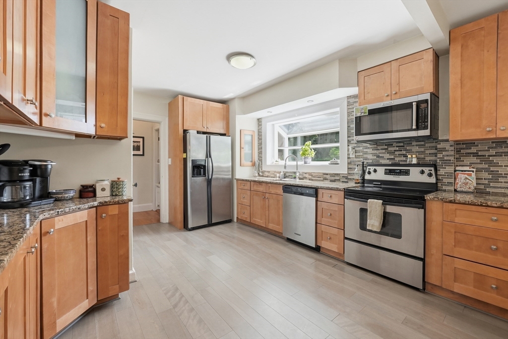 32 Terrace Drive Worcester, MA 01609 - Photo 9 of 42