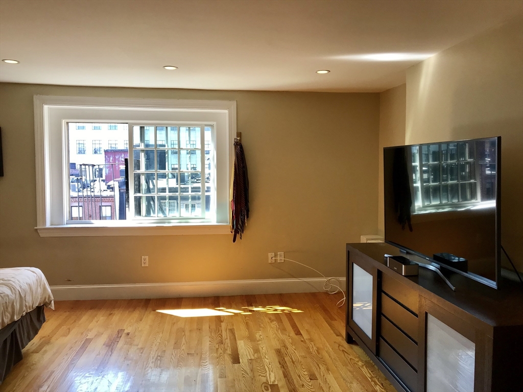 76 Commonwealth Avenue, Unit 12 Boston, MA 02116 - Photo 2 of 8