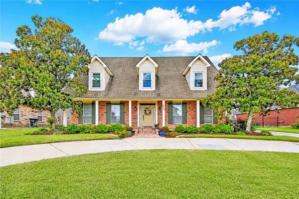 $469,900 | 3708 Lake Arrowhead Drive, Harvey, LA 70058
