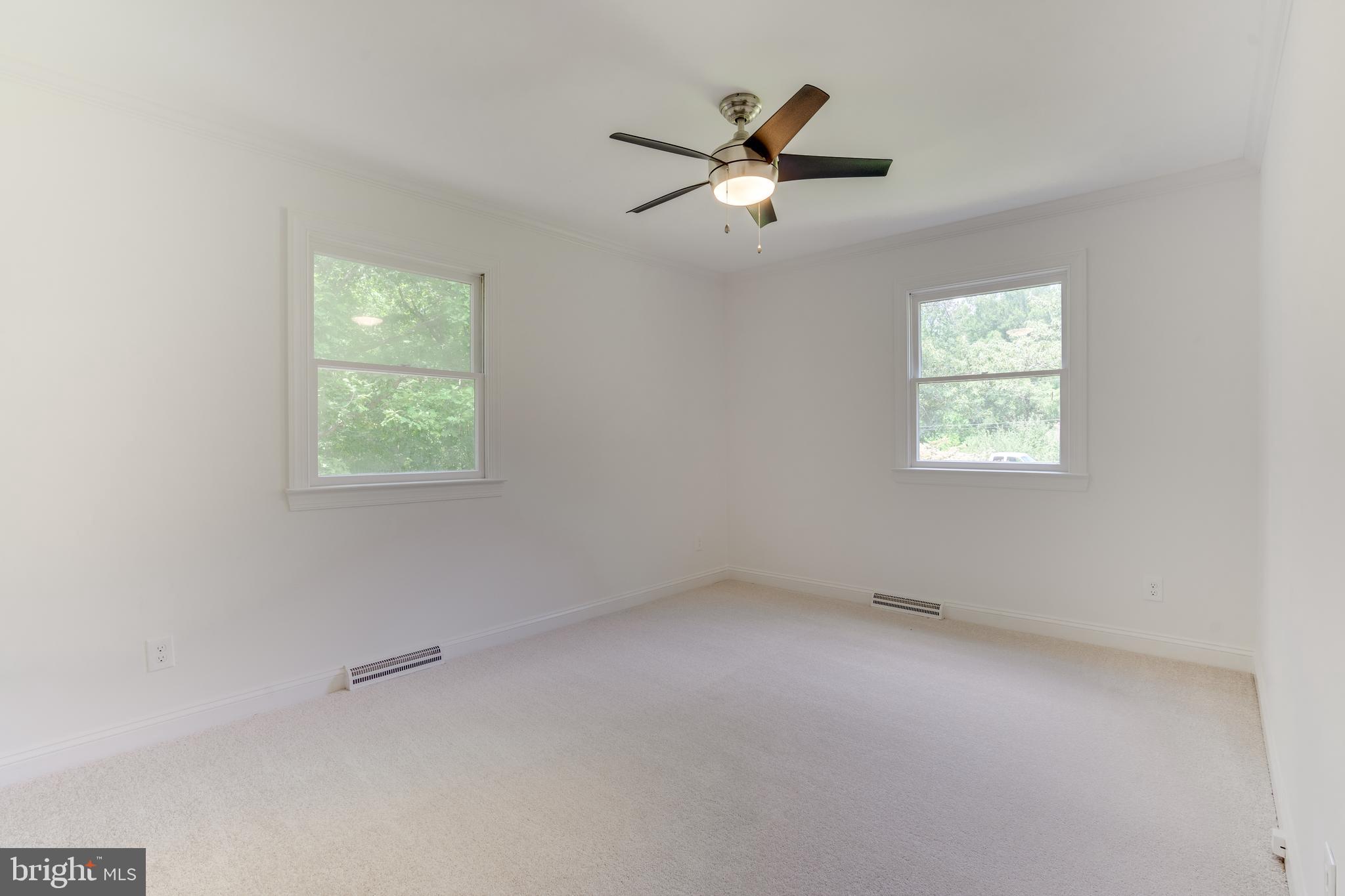 6511 Shamrock Road Manassas, VA 20112 - Photo 34 of 60