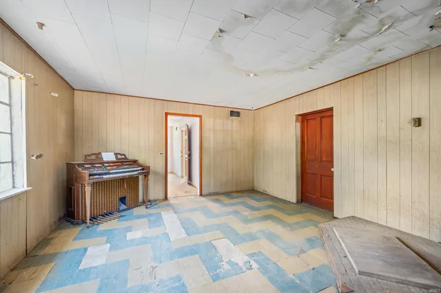 $179,900 | 9 North Old State Road 156, Patriot, IN 47038