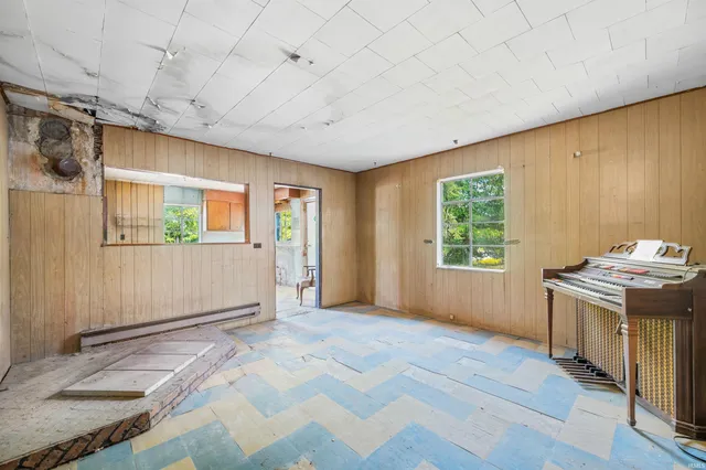 $179,900 | 9 North Old State Road 156, Patriot, IN 47038