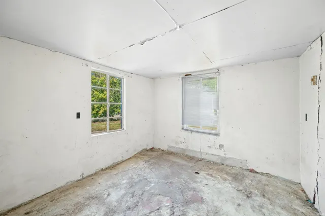 $179,900 | 9 North Old State Road 156, Patriot, IN 47038