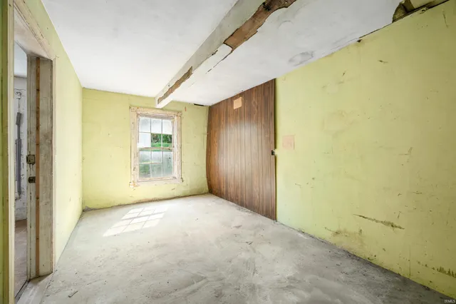 $179,900 | 9 North Old State Road 156, Patriot, IN 47038