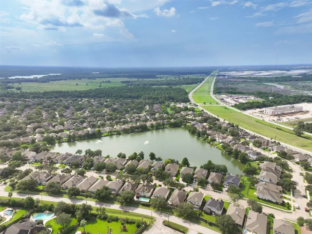 $384,900 | 1614 Roaring Springs Lane, Seabrook, TX 77586