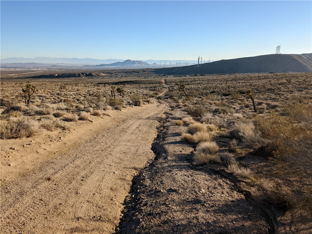 0 Th Road Tehachapi, CA 93501 - Photo 4 of 4 a view of an ocean beach