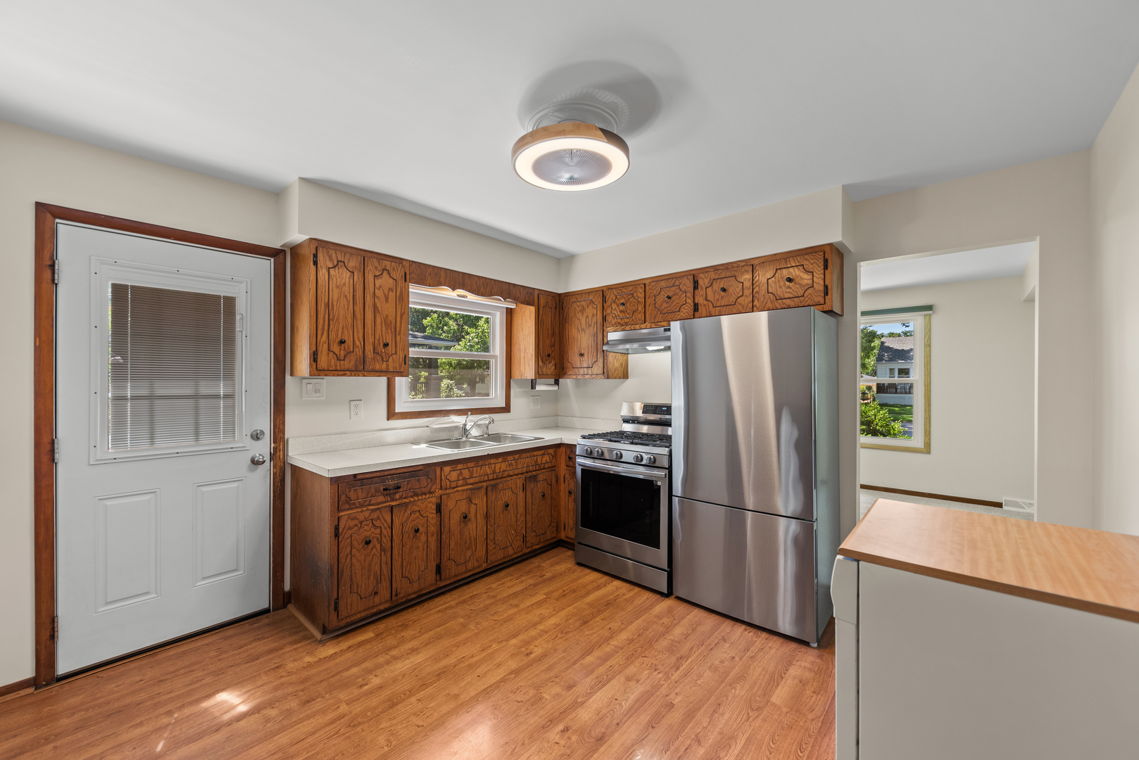 653 Jefferson Street Crete, IL 60417 - Photo 4 of 14