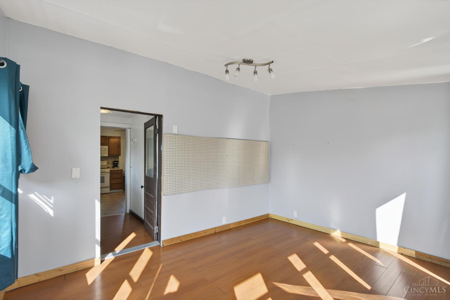 6823 Thompson Road Cincinnati, OH 45247 - Photo 22 of 53