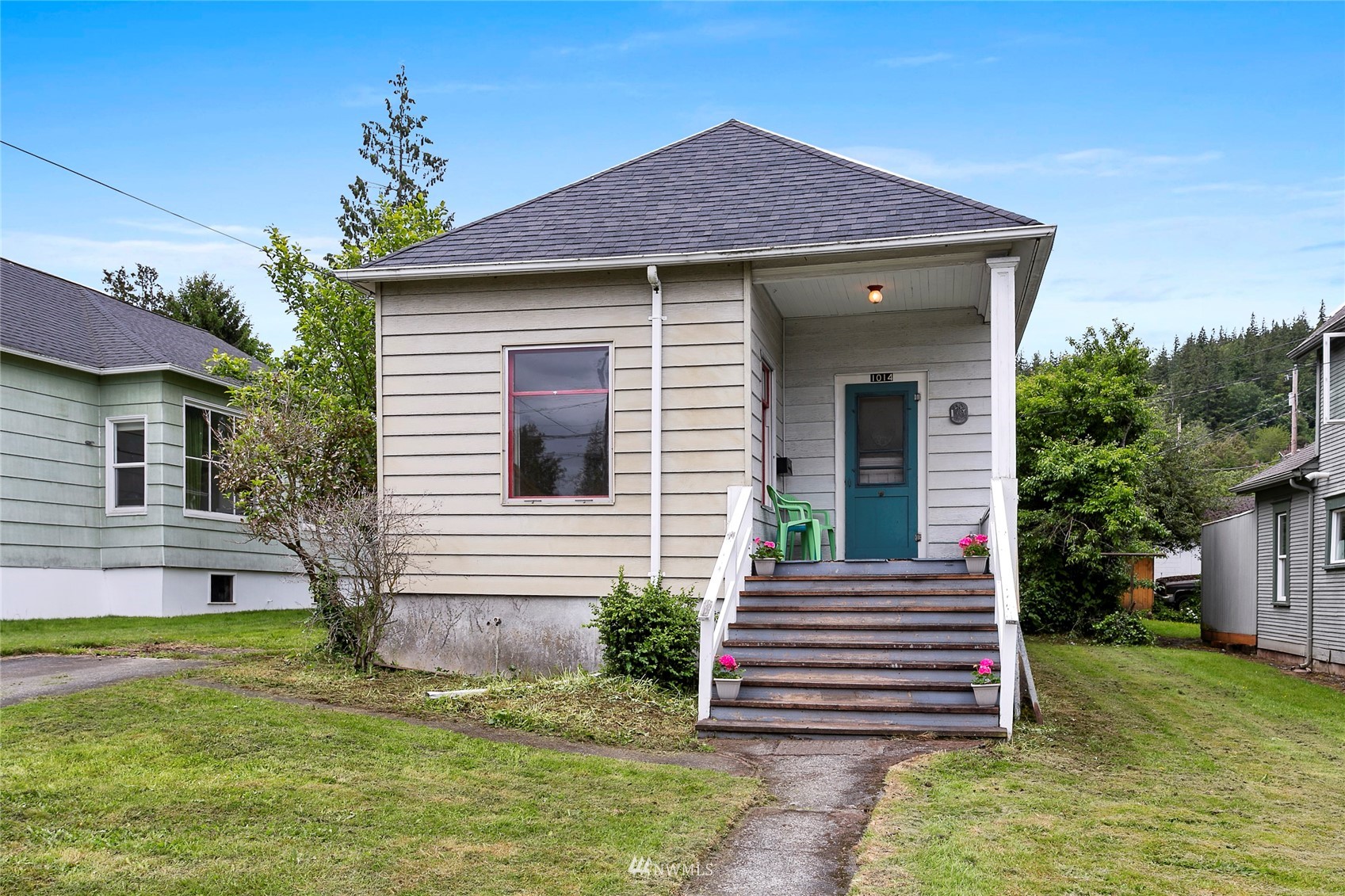 1014 East Maple Street Bellingham, WA 98225 - Photo 22 of 22 a view of a house with a yard