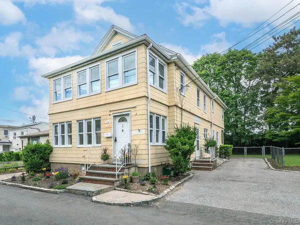 $3,900 | 3 Smull Place, Unit FIRST, Port Washington, NY 11050