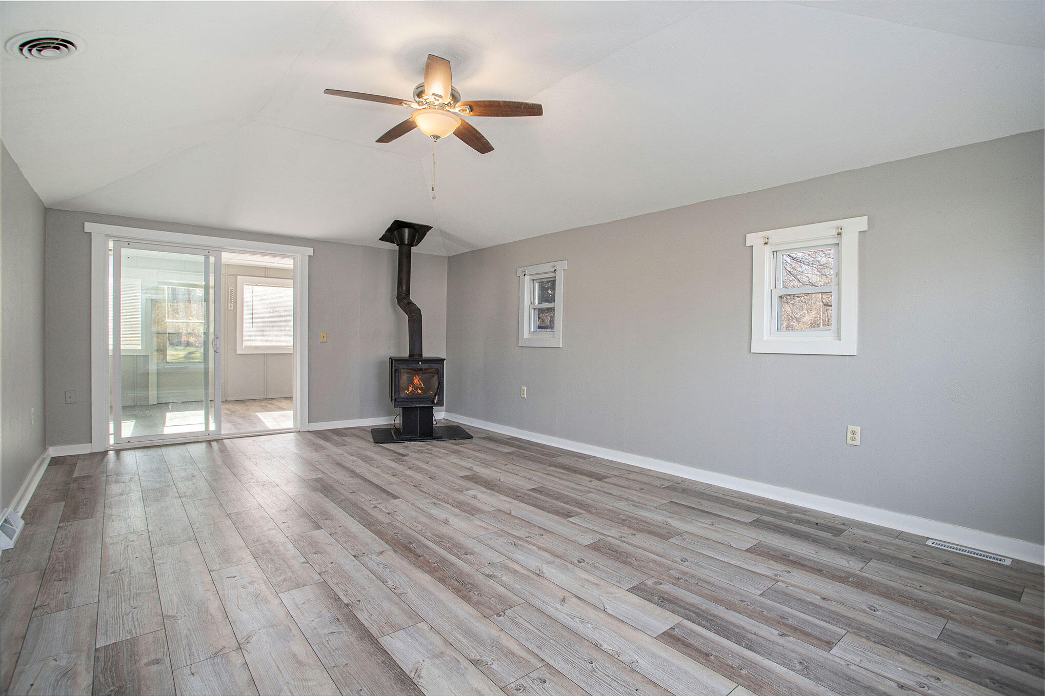 13128 Wilson Road New Buffalo, MI 49117 - Photo 8 of 15 IMG_2980