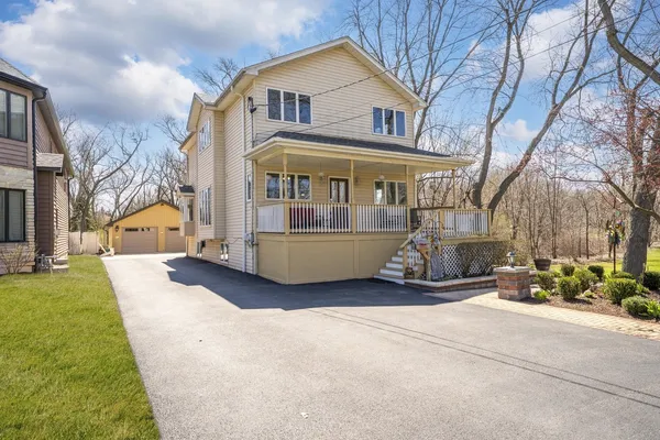 $749,000 | 161 West Greenfield Avenue, Lombard, IL 60148