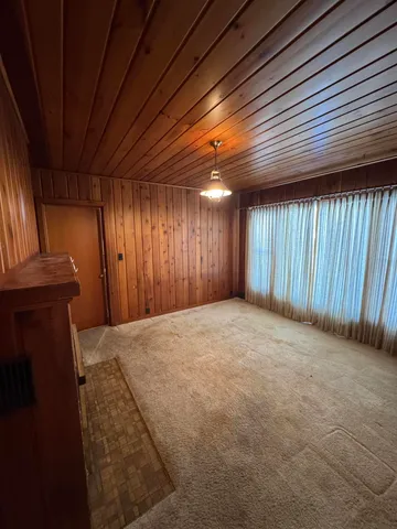 $164,900 | 620 West Huron Avenue, Vassar, MI 48768