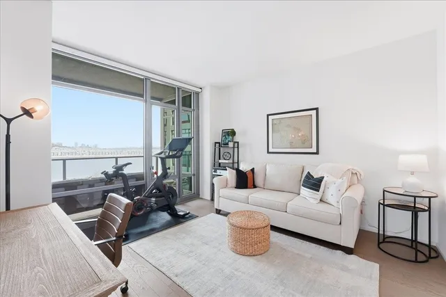$1,995,000 | 1425 Hudson Street, Unit 7E, Hoboken, NJ 07030