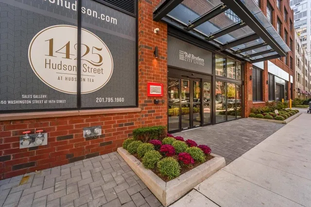 $1,995,000 | 1425 Hudson Street, Unit 7E, Hoboken, NJ 07030