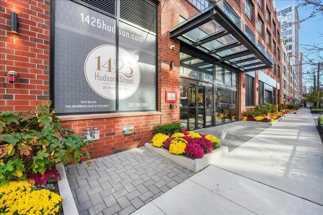 $1,995,000 | 1425 Hudson Street, Unit 7E, Hoboken, NJ 07030