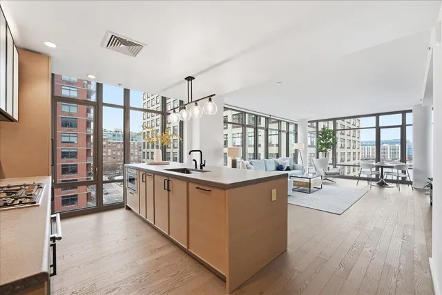 $1,995,000 | 1425 Hudson Street, Unit 7E, Hoboken, NJ 07030