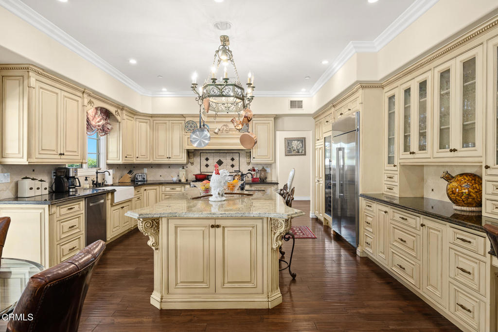 574 Camillo Road Sierra Madre, CA 91024 - Photo 9 of 44 Kitchen
