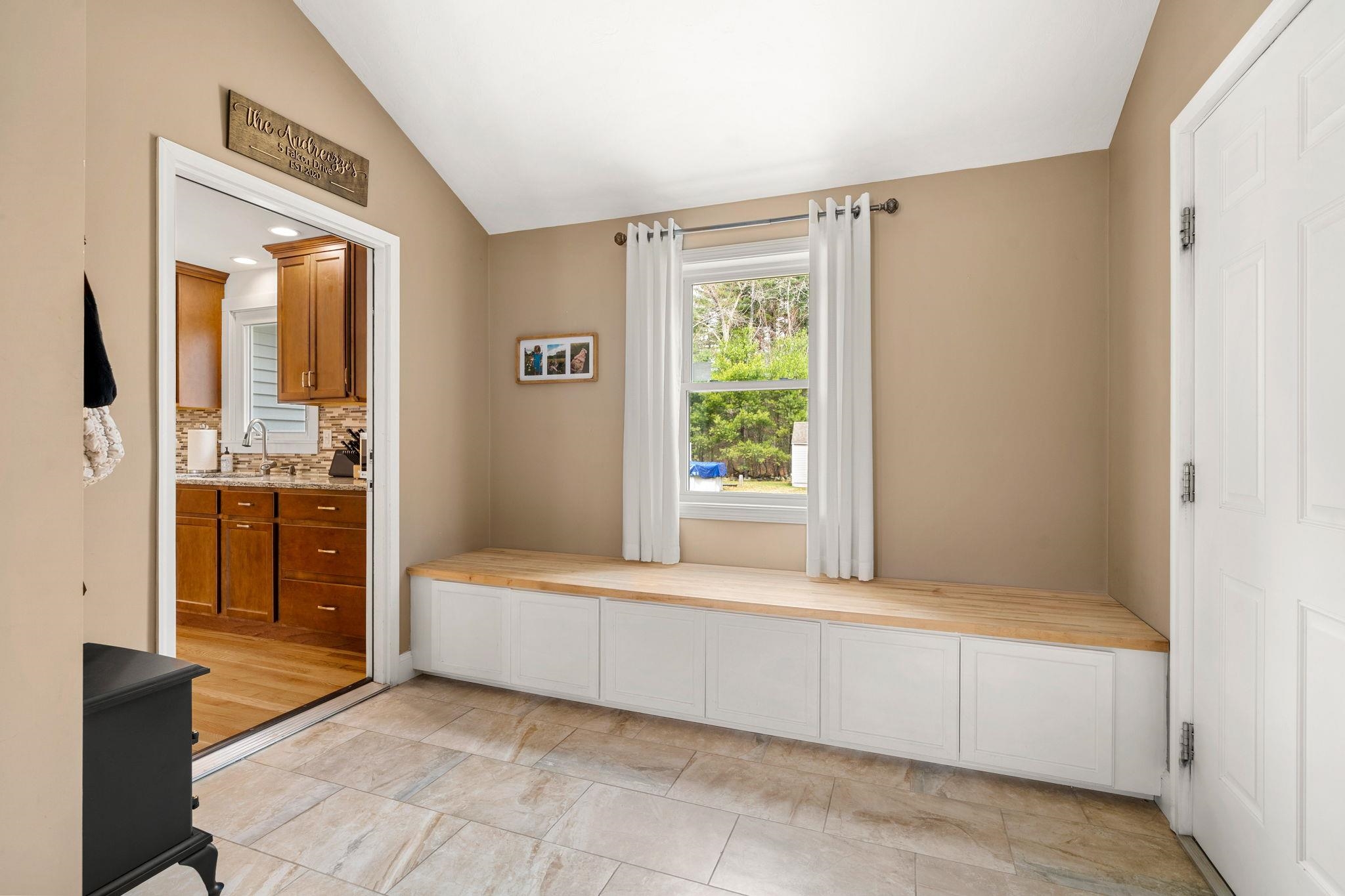 5 Falcon Drive Pelham, NH 03076 - Photo 5 of 41