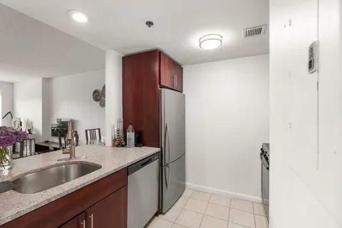 $599,000 | 8-12 Museum Way, Unit 307, Cambridge, MA 02141