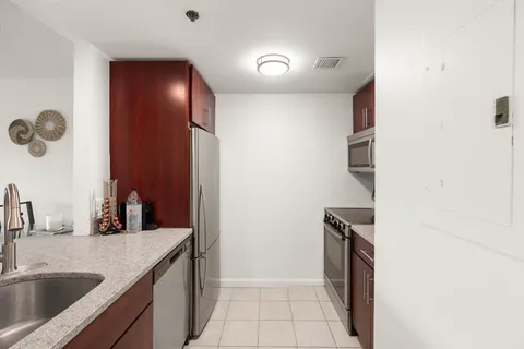 $599,000 | 8-12 Museum Way, Unit 307, Cambridge, MA 02141