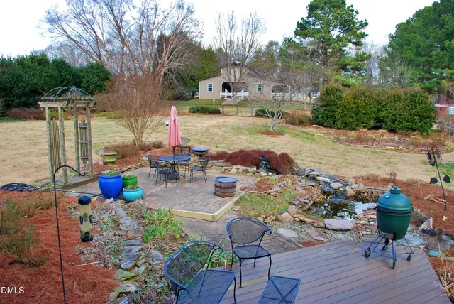 a house view with a outdoor space