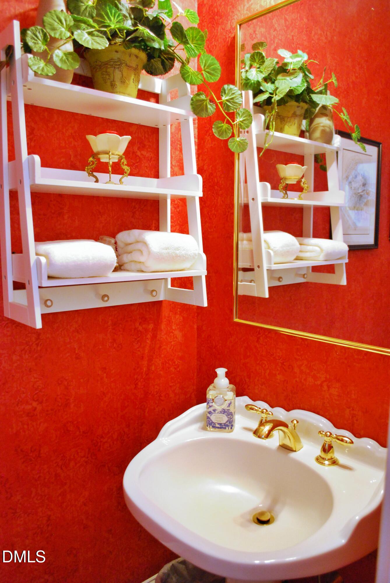 1457 Altamahaw Union Ridge Road Burlington, NC 27217 - Photo 10 of 60 10 1457 Bath