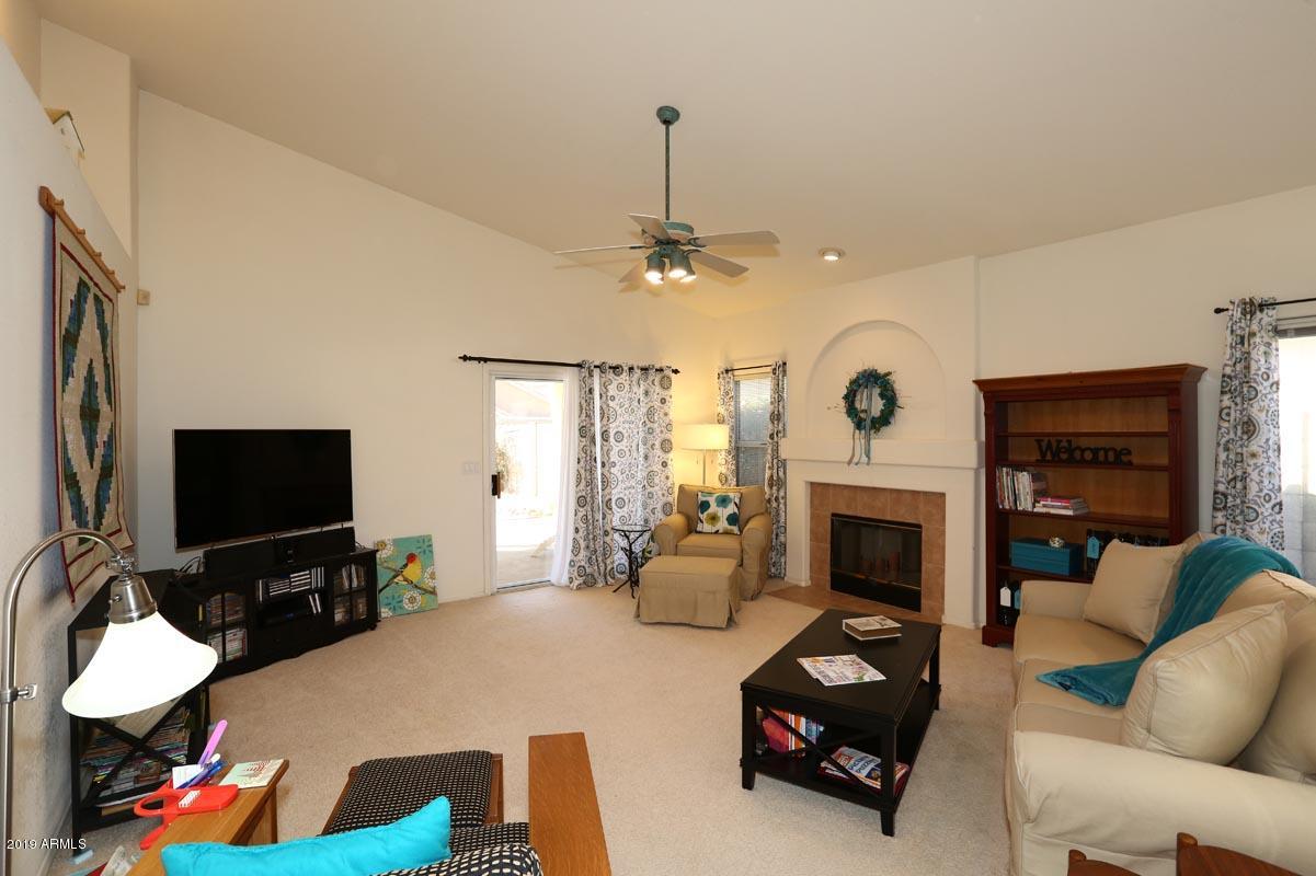1319 East St John Road Phoenix, AZ 85022 - Photo 14 of 42 Vaulted Ceiings