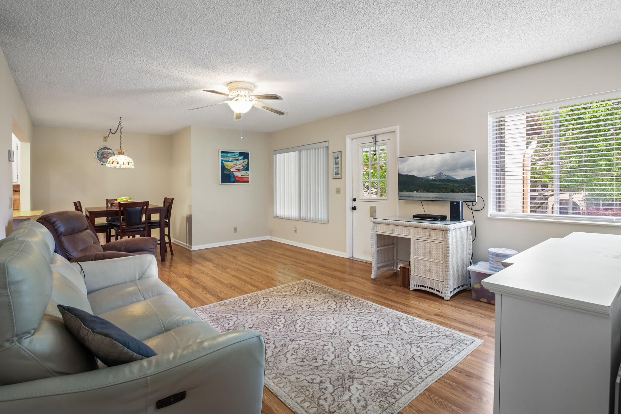 321 Pine Ridge Circle, Unit C2 Greenacres, FL 33463 - Photo 4 of 29 LIVING