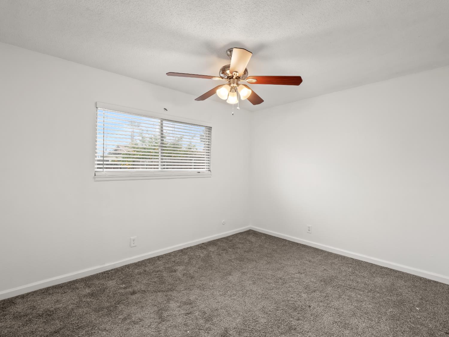 2337 South Maple Avenue Fresno, CA 93725 - Photo 17 of 33