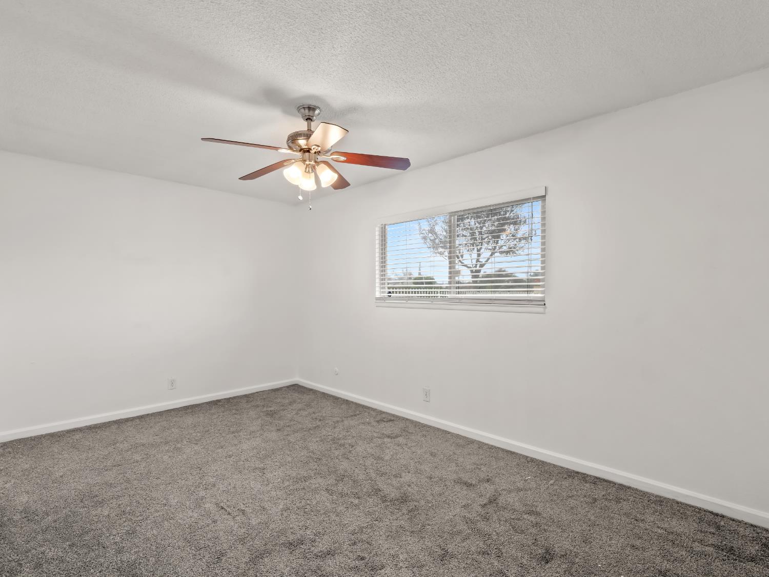 2337 South Maple Avenue Fresno, CA 93725 - Photo 19 of 33