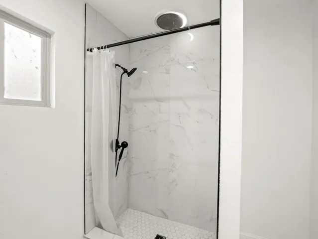 $349,000 | 2337 South Maple Avenue, Fresno, CA 93725