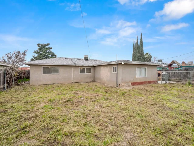$349,000 | 2337 South Maple Avenue, Fresno, CA 93725